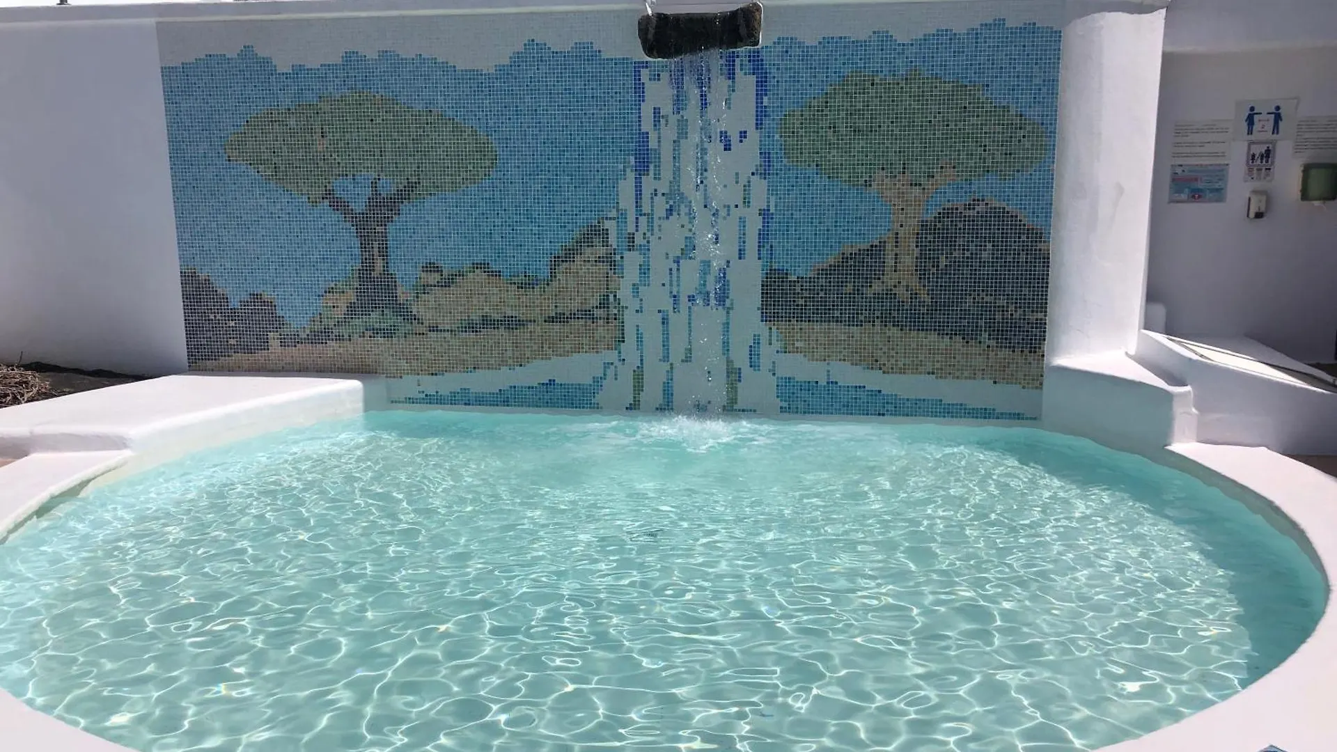 The Blue Dragon Apartment By The Port Puerto del Carmen  0*, Puerto del Carmen (Lanzarote)